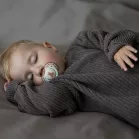 LOVI Cumlík svietiaci silikónový dynamický TEDDY LOVE 18m+ 2ks