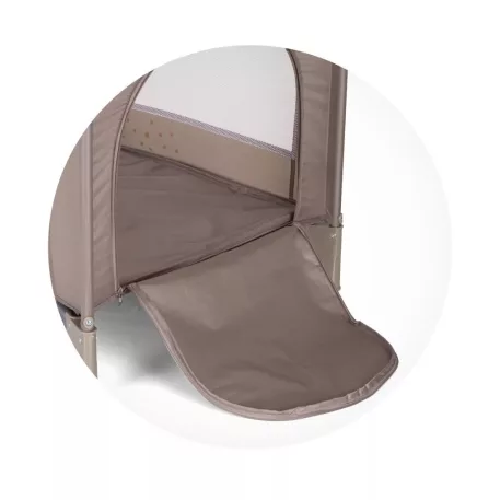 Chipolino Capri fix cestovná postieľka – Lion beige